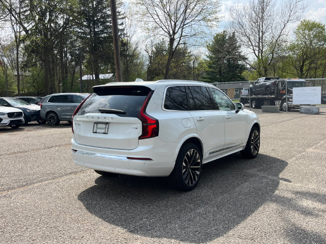 Used 2026 Volvo XC90 T8 Plus w/ Protection Package Premier AWD/4WD image 4