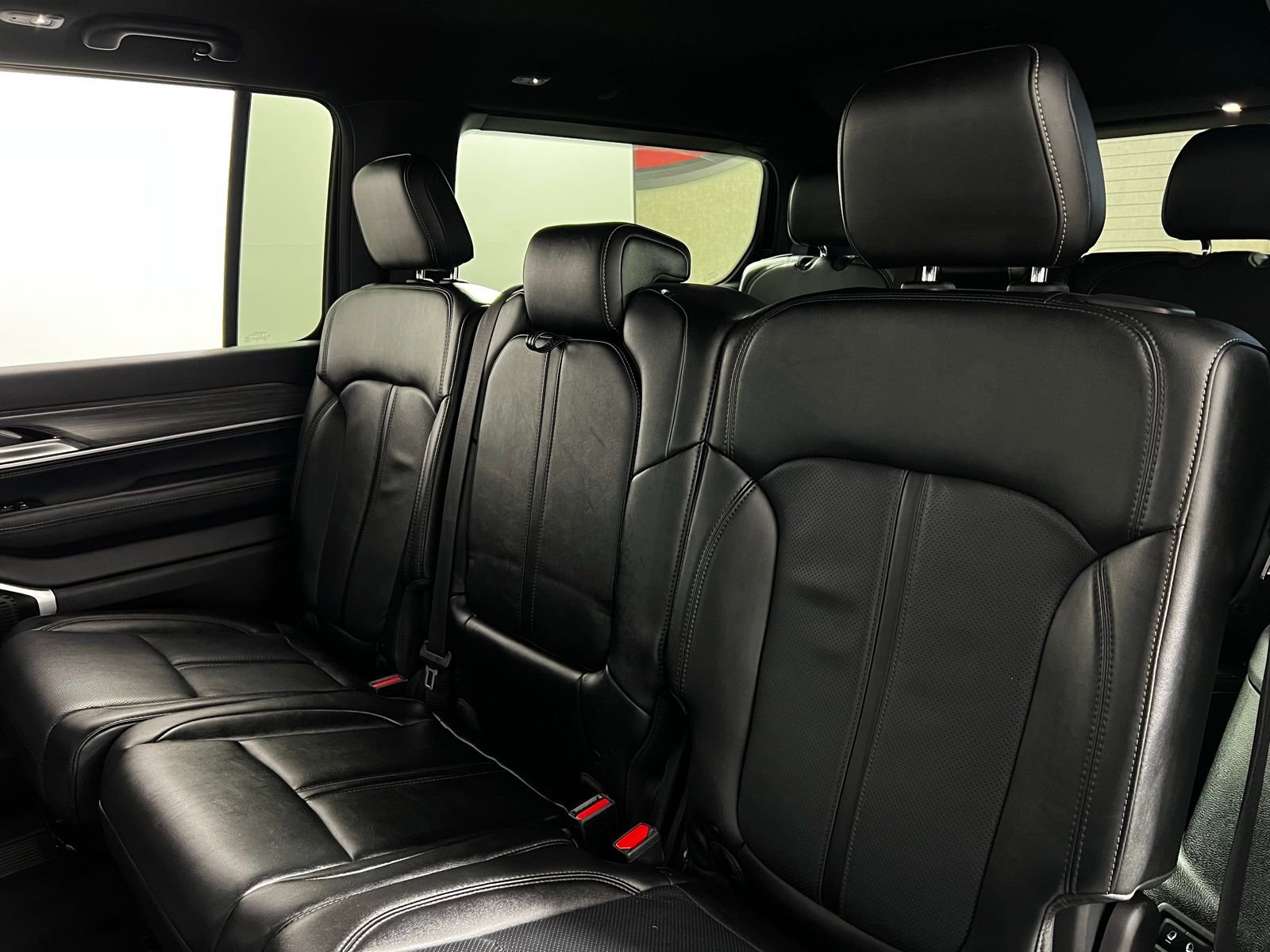 Used 2024 Jeep Wagoneer Series II w/ Flexible Seating Group image 26