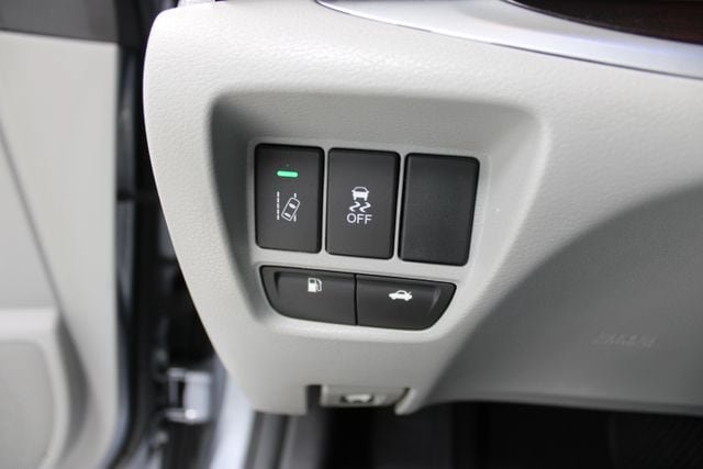 Used 2015 Acura TLX V6 w/ Technology Package FWD image 23