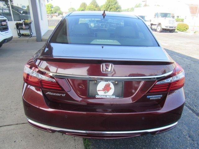 Used 2017 Honda Accord Touring image 9
