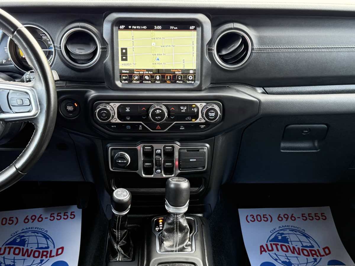 Used 2022 Jeep Wrangler Unlimited Sahara 4xe image 18