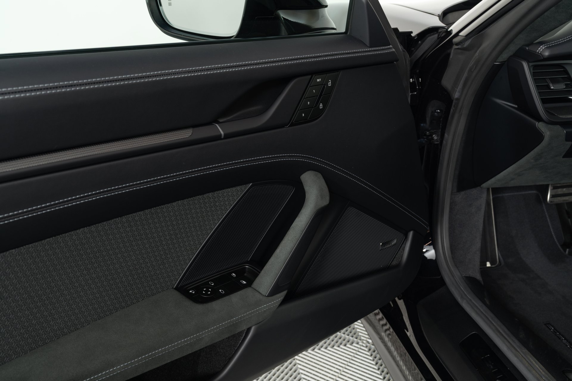 Used 2025 Porsche 911 Carrera GTS image 10