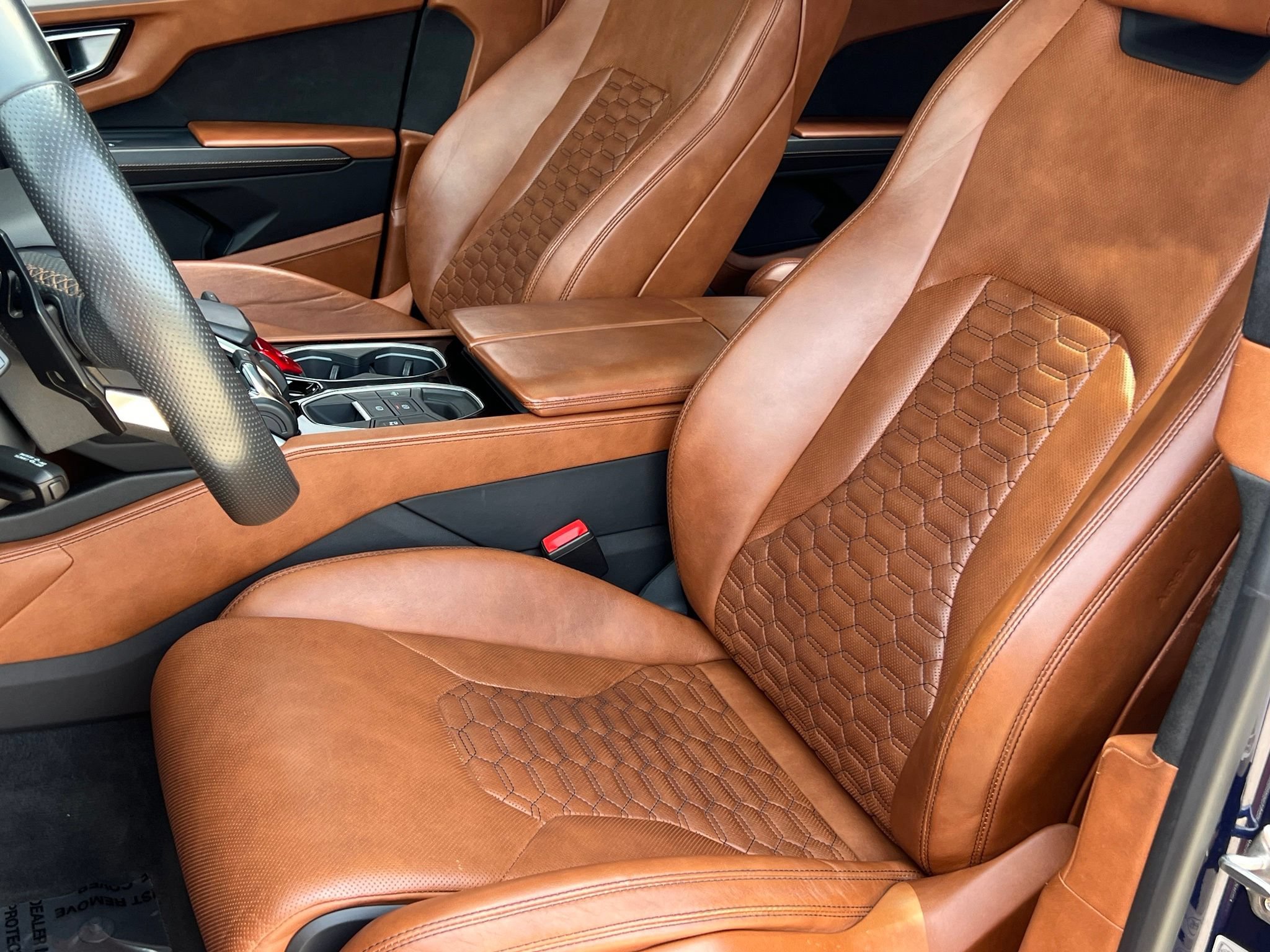 Used 2019 Lamborghini Urus AWD/4WD image 4