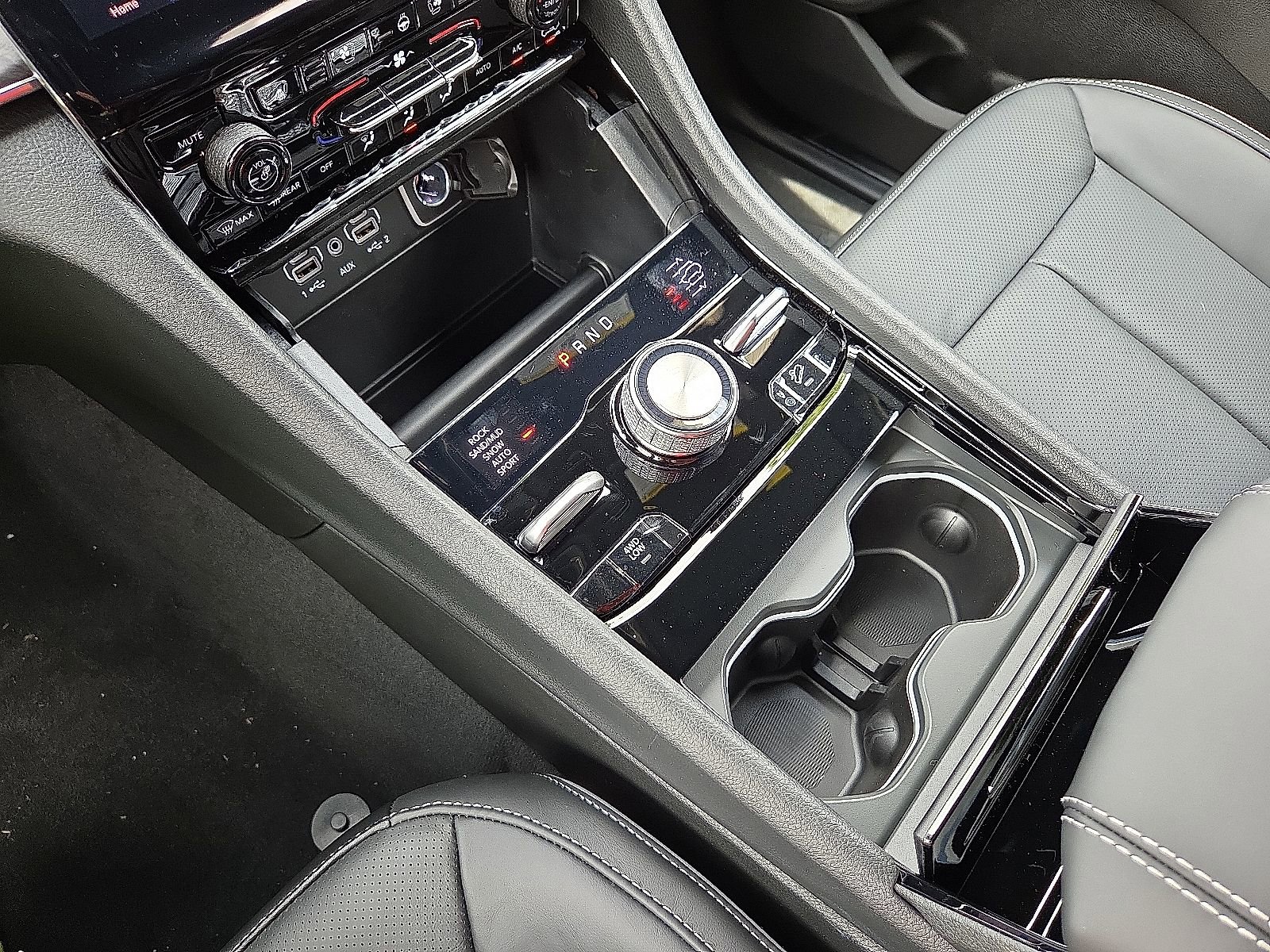 New 2025 Jeep Grand Cherokee L Overland w/ Rear Seat Video Group I image 23