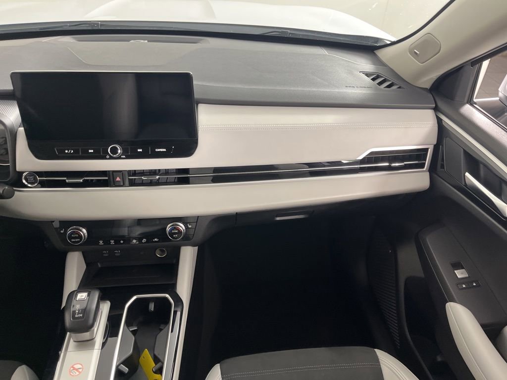 Used 2025 Mitsubishi Outlander SE image 19