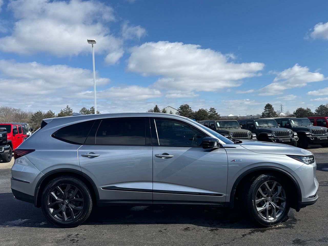 Used 2022 Acura MDX A-Spec image 2