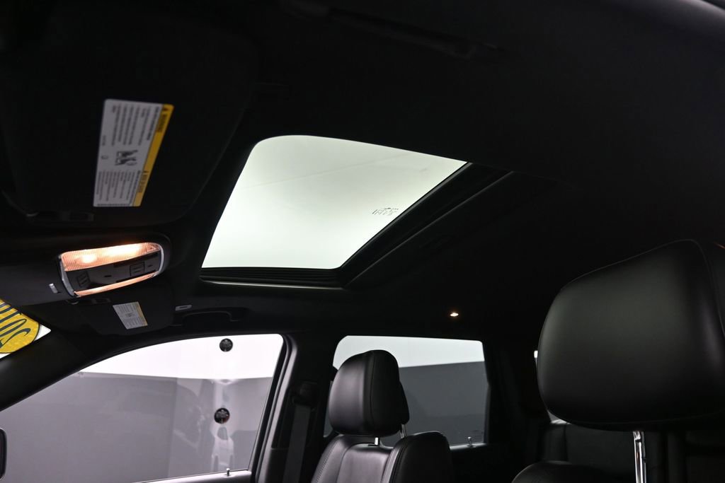 Used 2019 Jeep Grand Cherokee Altitude AWD/4WD image 18