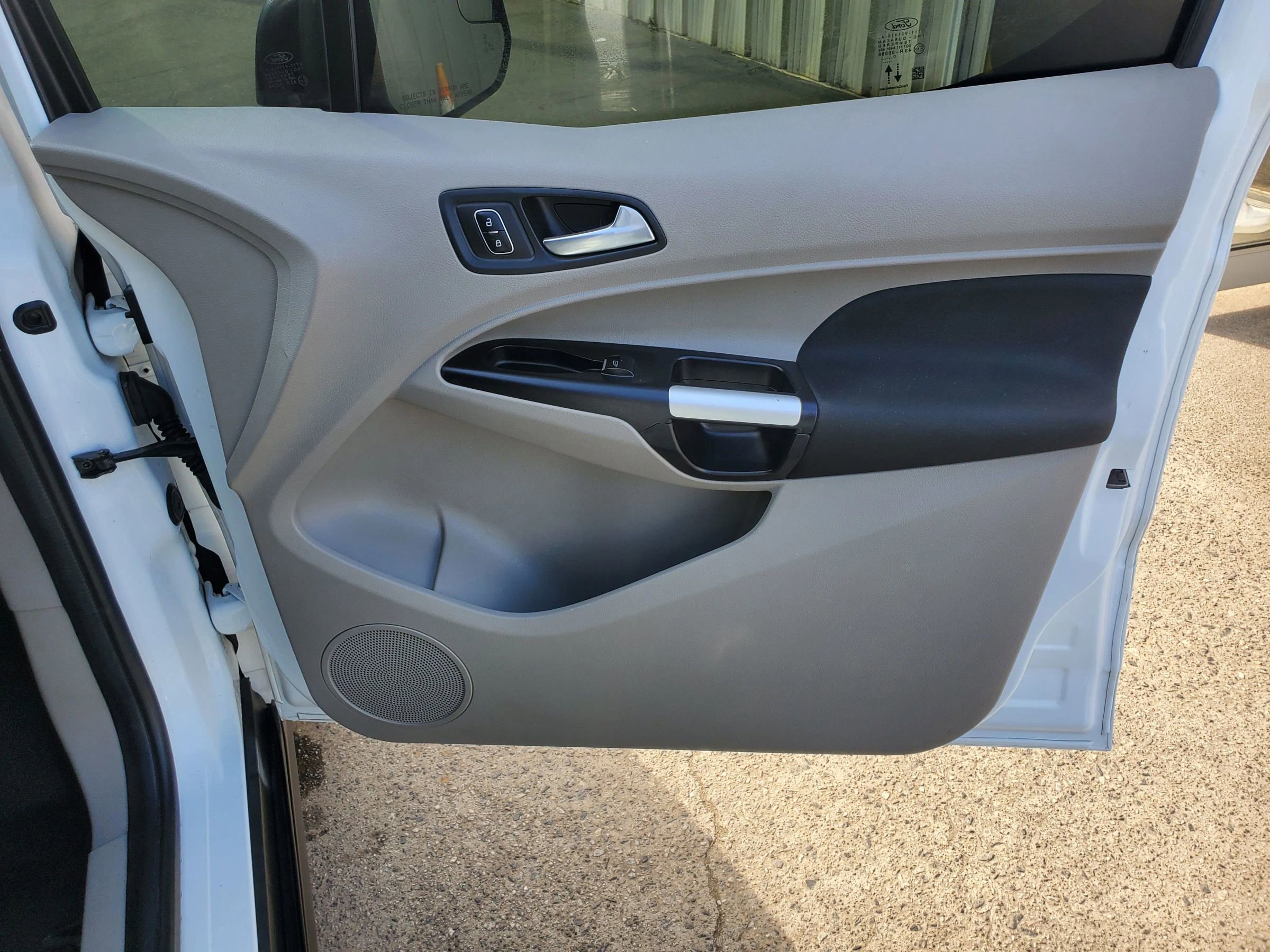 Used 2021 Ford Transit Connect XLT image 23