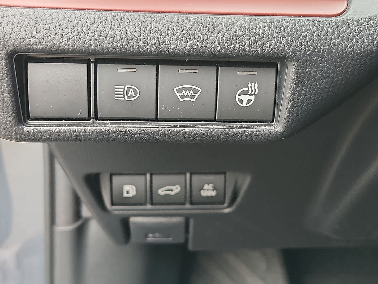 Used 2025 Toyota Prius Plug-In Hybrid image 24