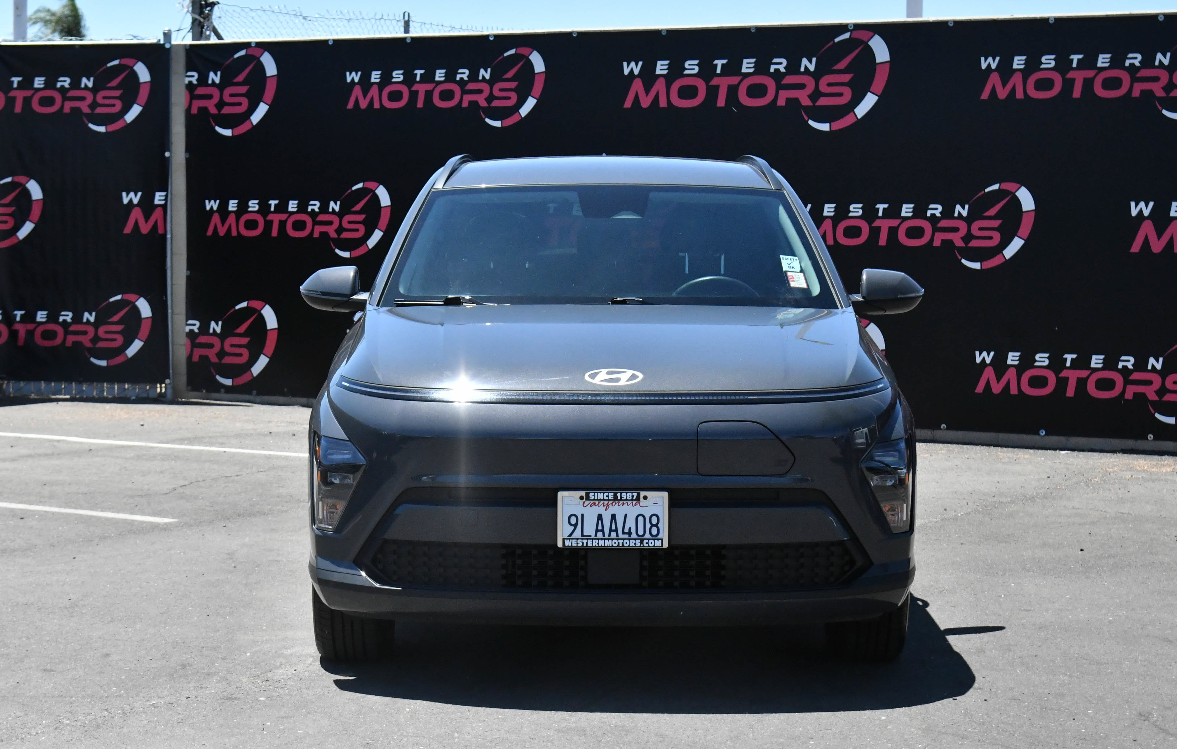 Used 2024 Hyundai Kona SEL FWD image 2
