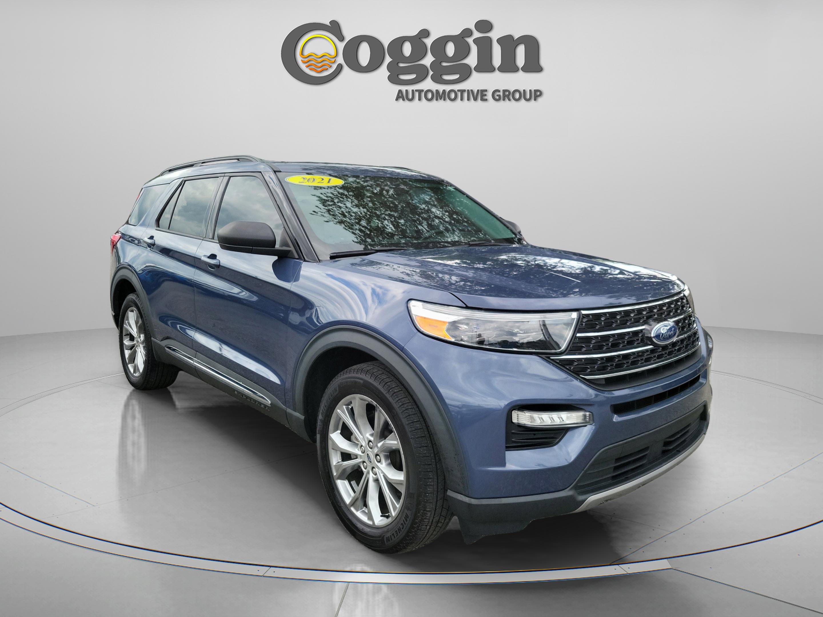 Used 2021 Ford Explorer XLT w/ Equipment Group 202A AWD/4WD image 4