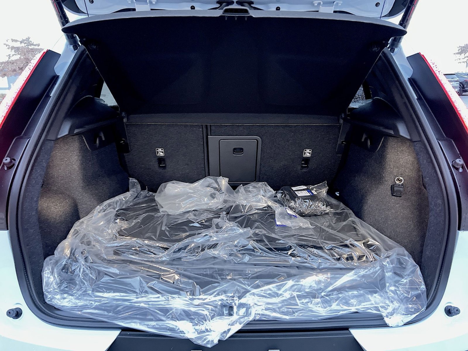 New 2026 Volvo XC40 B5 Plus w/ Protection Package Premier image 25