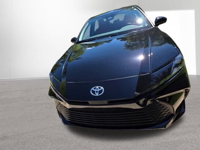 Used 2025 Toyota Camry LE w/ Convenience Package FWD image 2