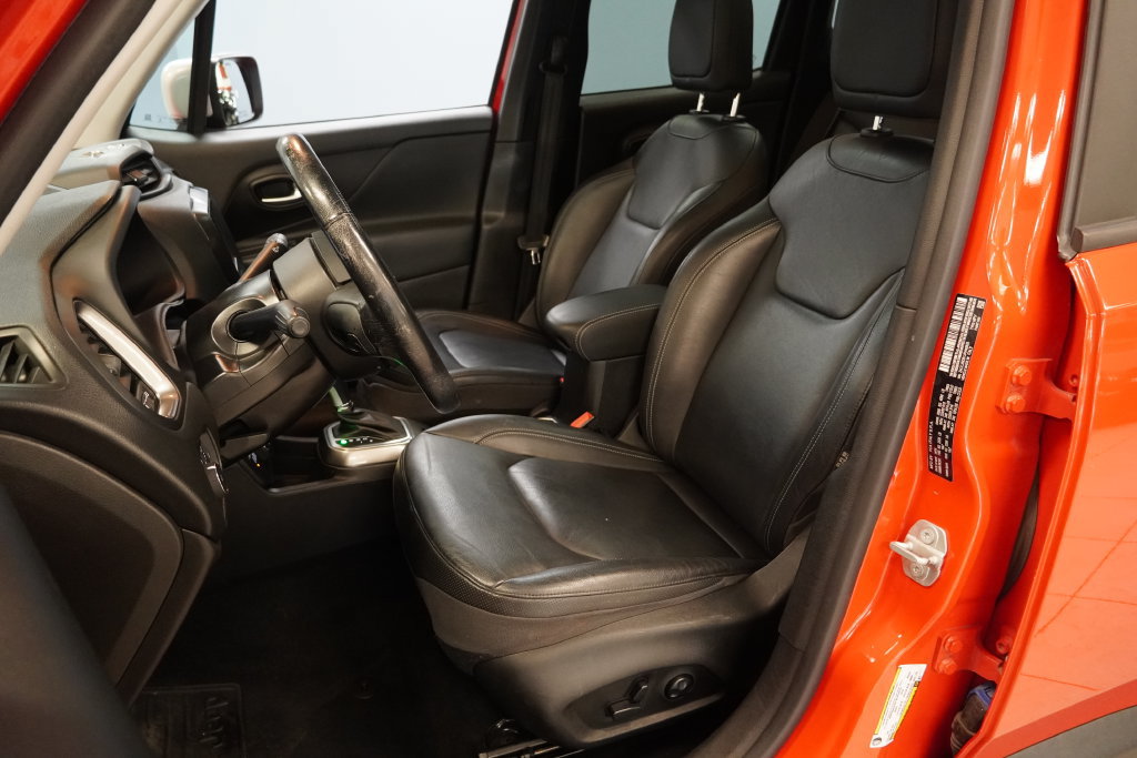Used 2018 Jeep Renegade Limited AWD/4WD image 4