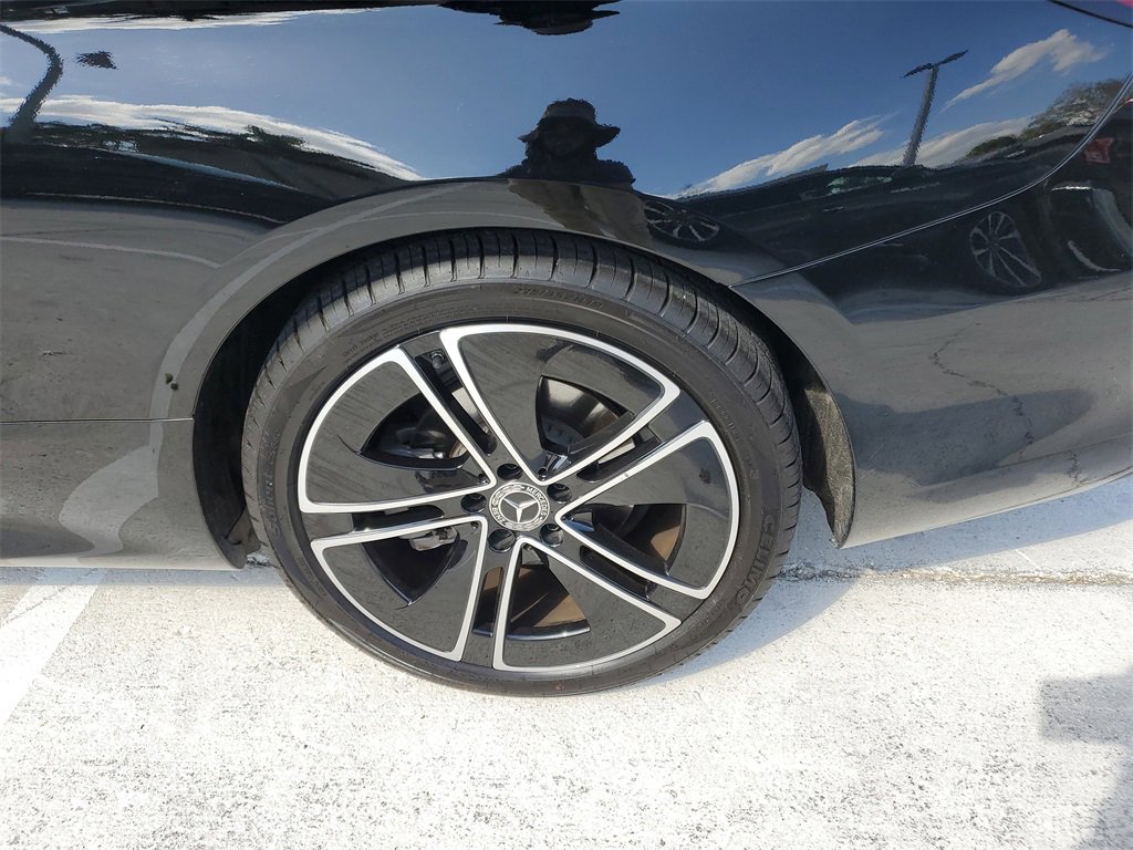 Used 2025 Mercedes-Benz CLE 300 4MATIC Coupe image 9