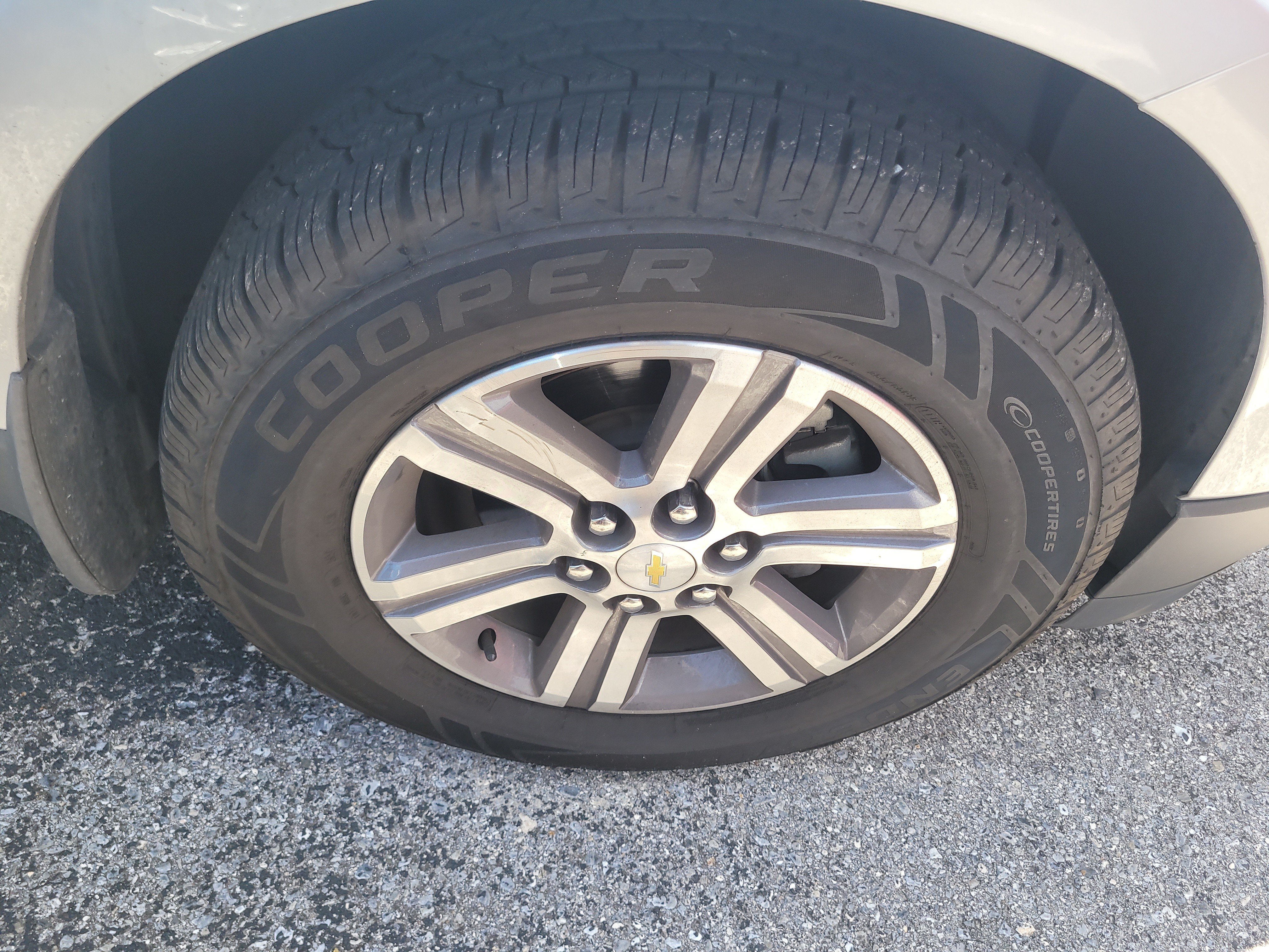Used 2017 Chevrolet Traverse LT FWD image 9