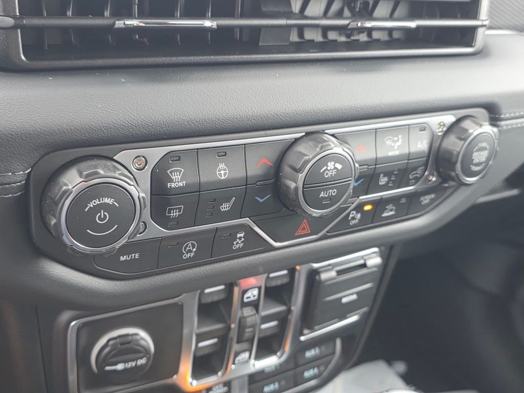 New 2026 Jeep Gladiator Rubicon AWD/4WD image 17