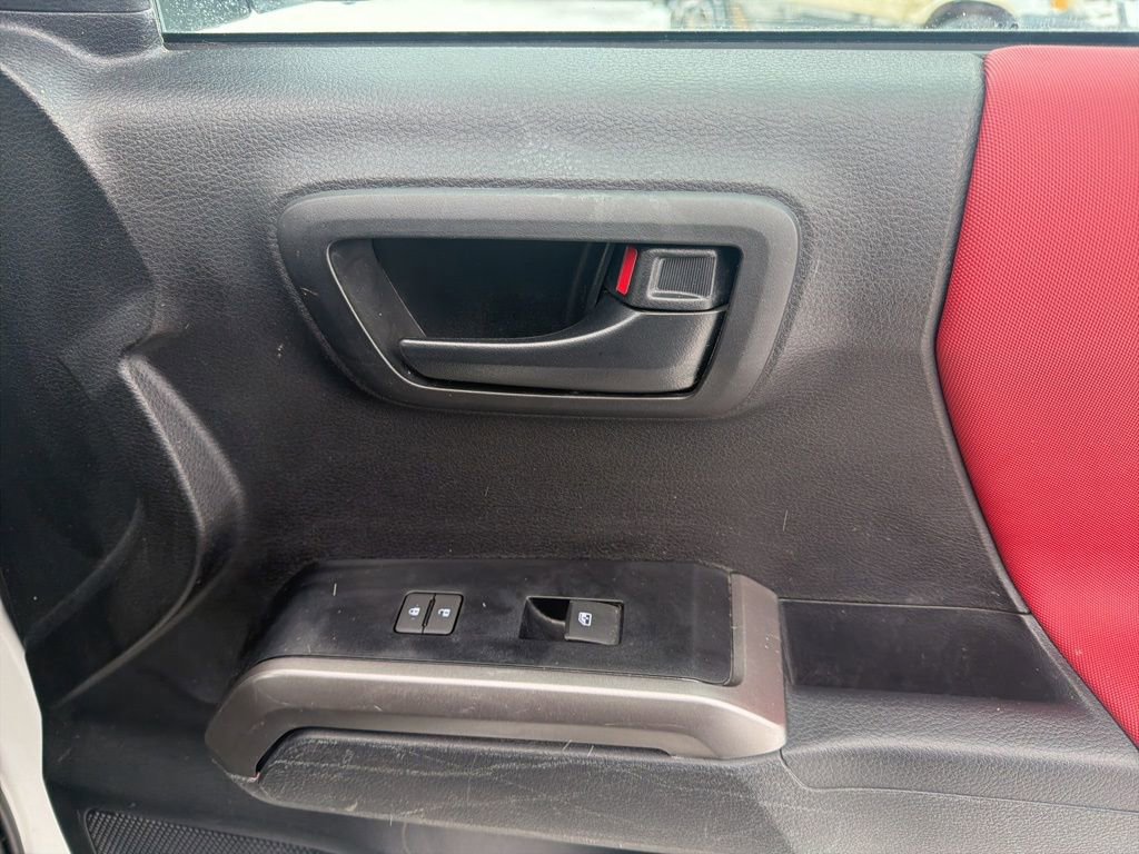 Used 2022 Toyota Tacoma SR5 image 19