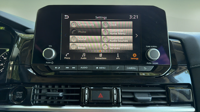 Used 2025 Nissan Pathfinder SV AWD/4WD image 32