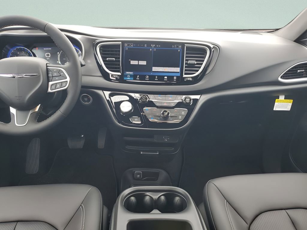 New 2026 Chrysler Voyager LX image 10