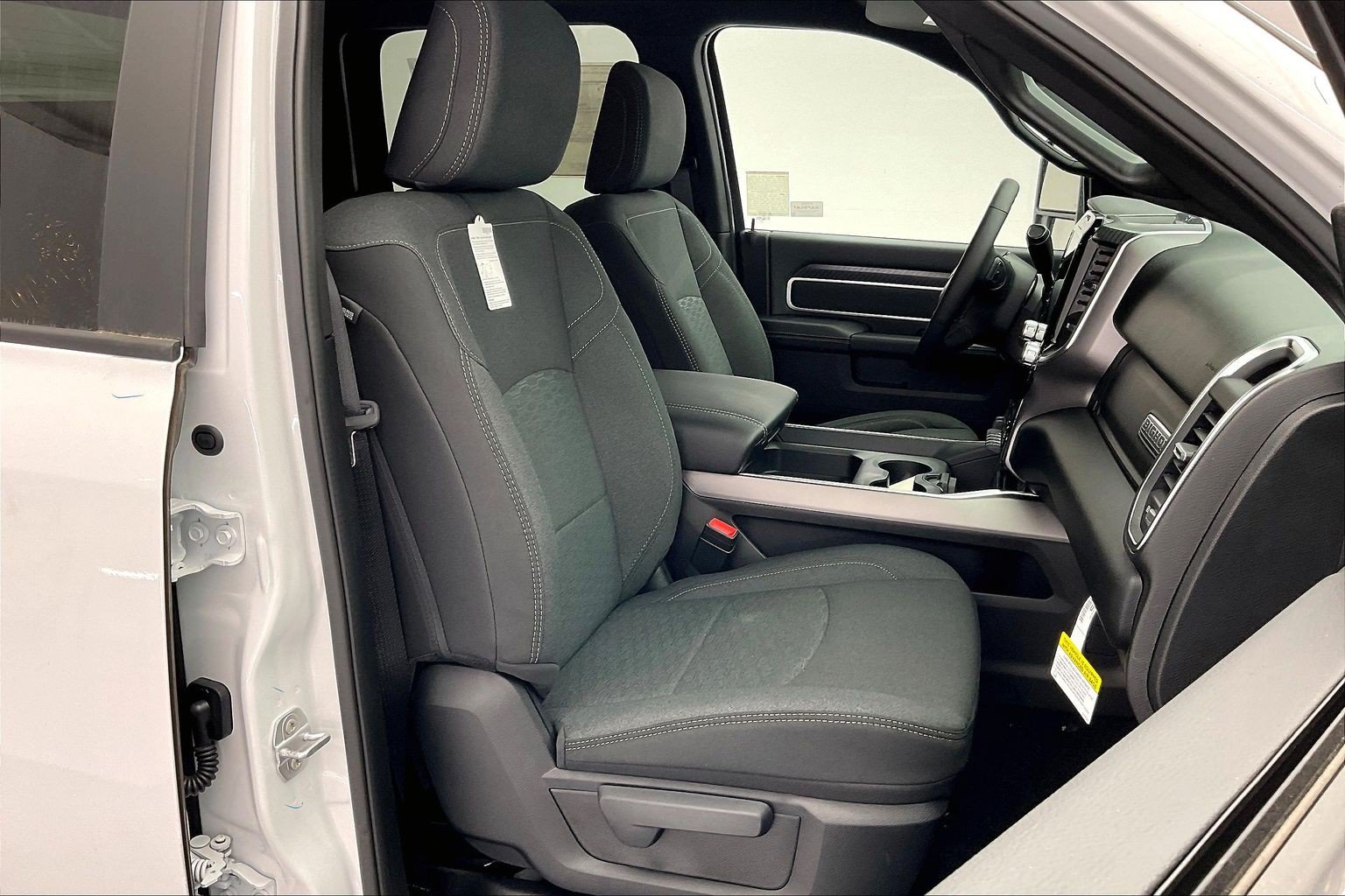 New 2026 RAM 3500 Big Horn AWD/4WD image 9