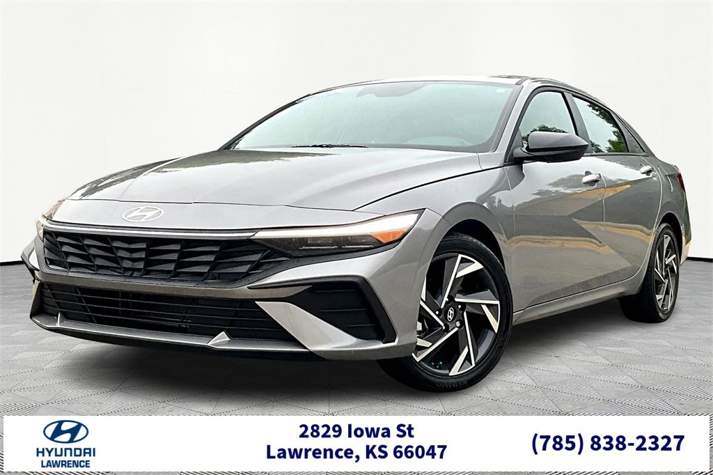 Certified 2025 Hyundai Elantra Sport image 1