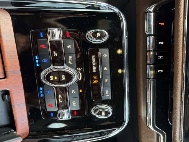 Certified 2024 Lincoln Navigator Reserve AWD/4WD image 33