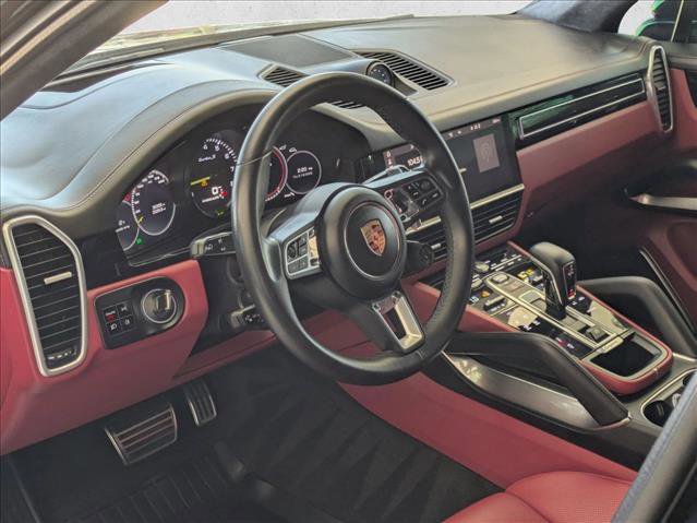 Used 2020 Porsche Cayenne Turbo S image 10