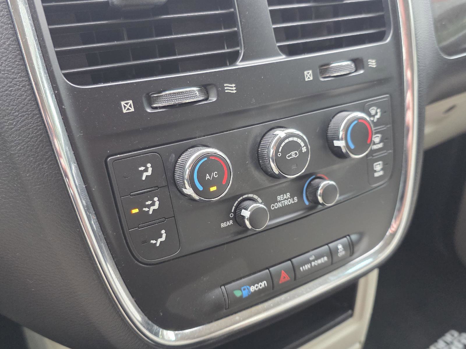 Used 2017 Dodge Grand Caravan SE w/ Power Window Group image 17