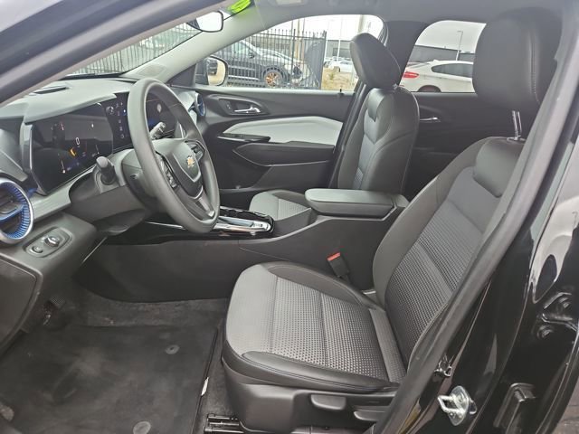 Used 2024 Chevrolet Trax LT image 9