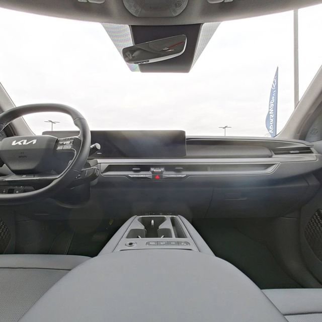 Used 2024 Kia EV9 Light Long Range image 31