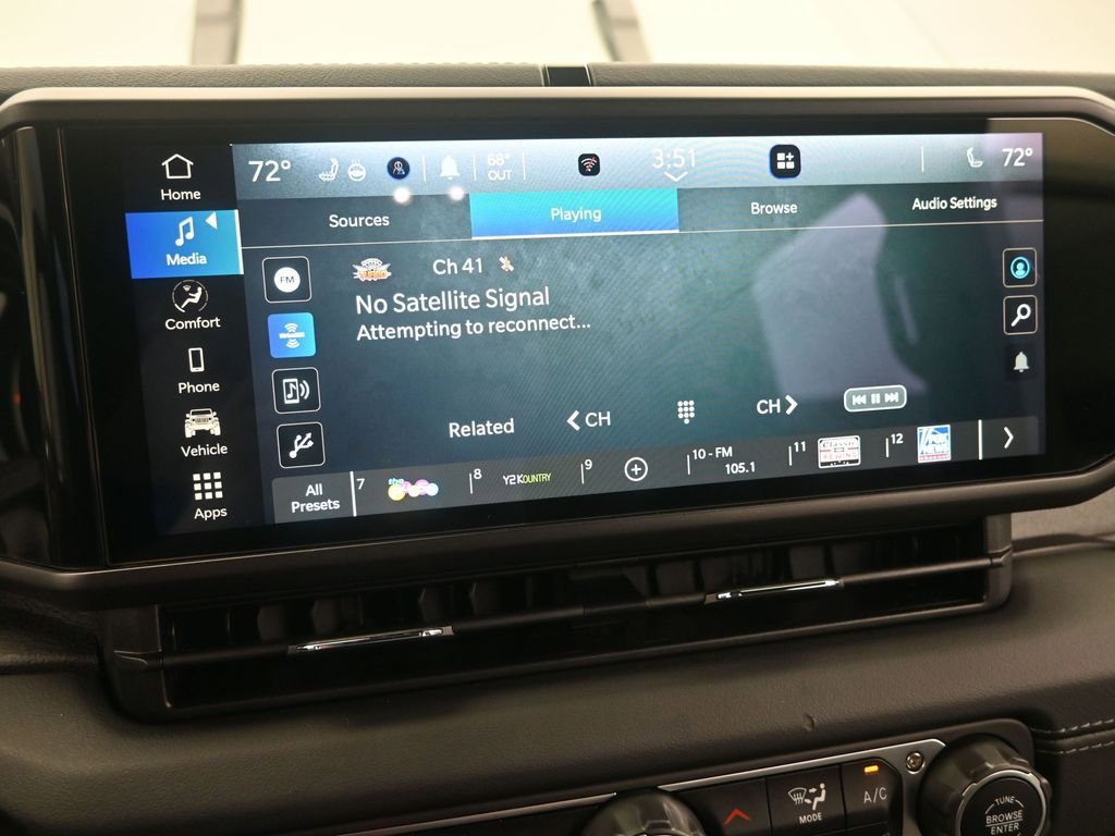 Used 2024 Jeep Wrangler Sahara image 34