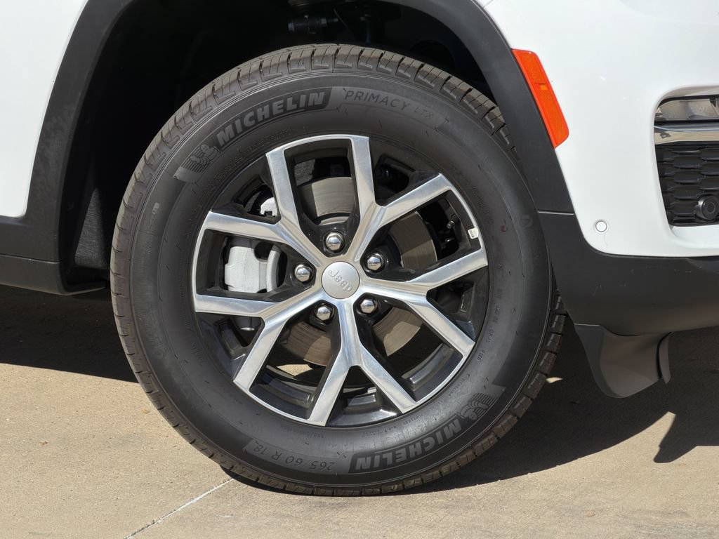 New 2025 Jeep Grand Cherokee Limited w/ Luxury Tech Group II AWD/4WD image 8