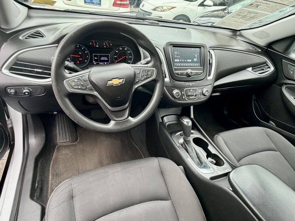 Used 2018 Chevrolet Malibu LS FWD image 13