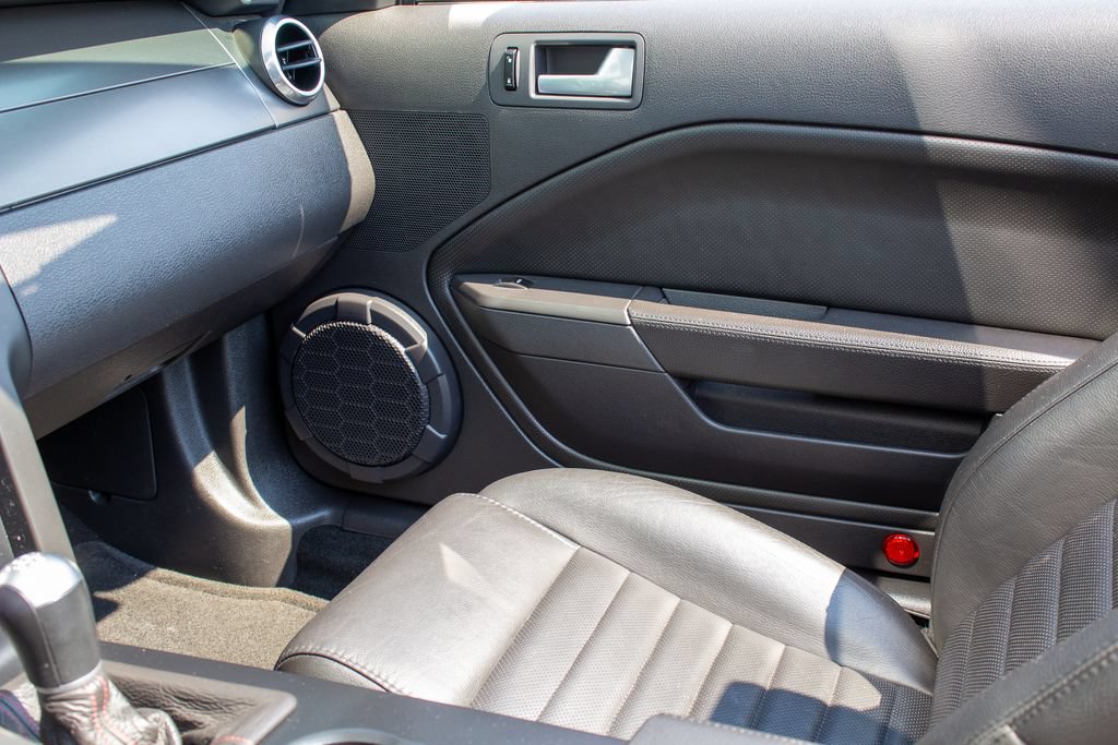 Used 2007 Ford Mustang Shelby GT500 RWD image 18