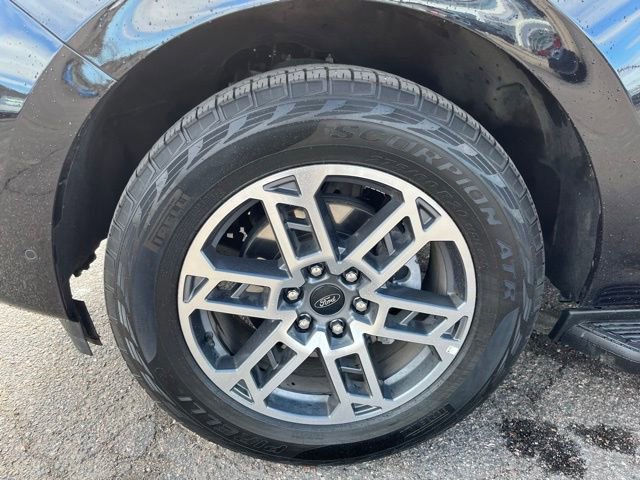 Used 2025 Ford Expedition Active image 10