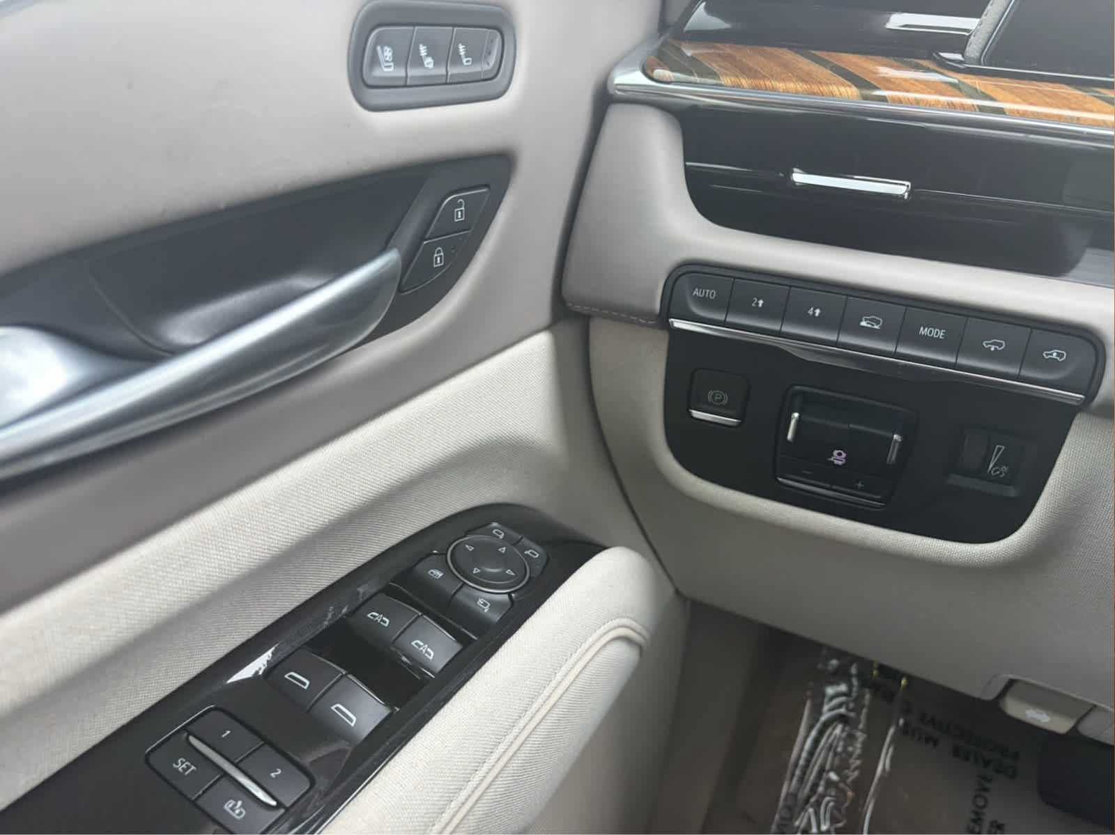 Certified 2023 Cadillac Escalade Sport Platinum w/ LPO, Floor Liner Package AWD/4WD image 13