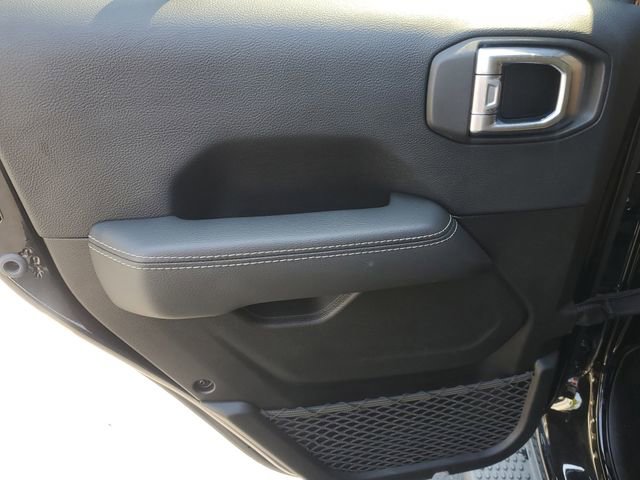 Used 2022 Jeep Wrangler Unlimited Sahara w/ Cold Weather Group image 7