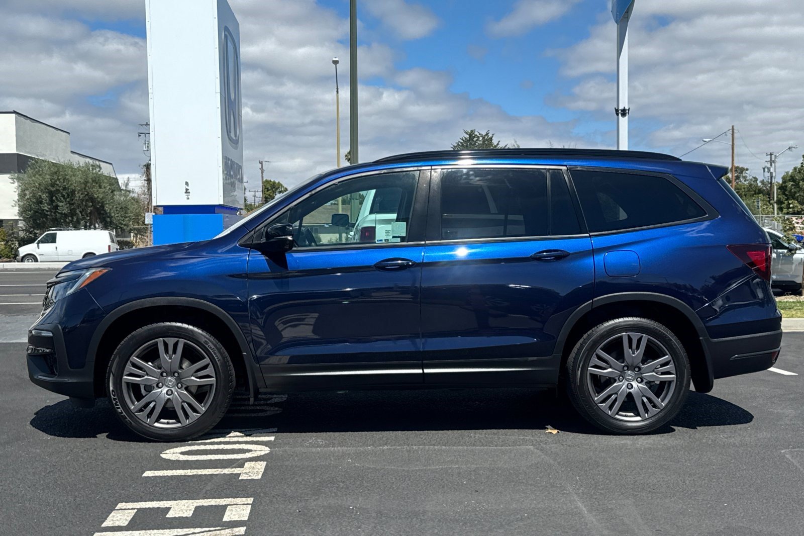 Used 2022 Honda Pilot Sport image 2