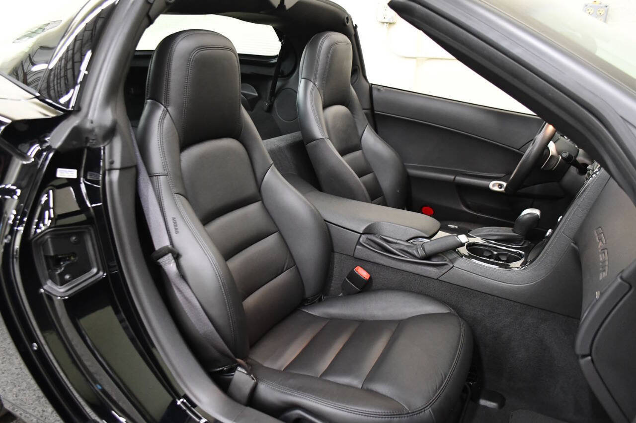 Used 2011 Chevrolet Corvette Coupe w/ 1LT RWD image 10