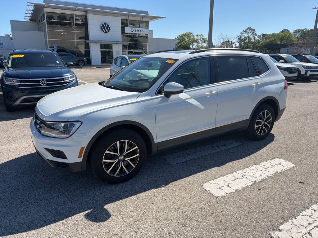 Certified 2020 Volkswagen Tiguan SE w/ Panoramic Sunroof Package image 16