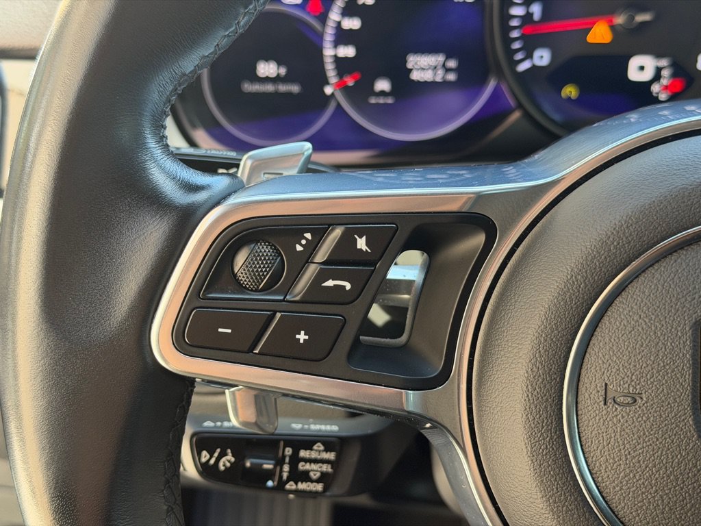 Used 2023 Porsche Cayenne Platinum Edition AWD/4WD image 33