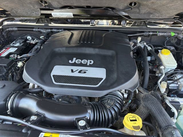 Used 2016 Jeep Wrangler Rubicon w/ Power Convenience Group AWD/4WD image 9