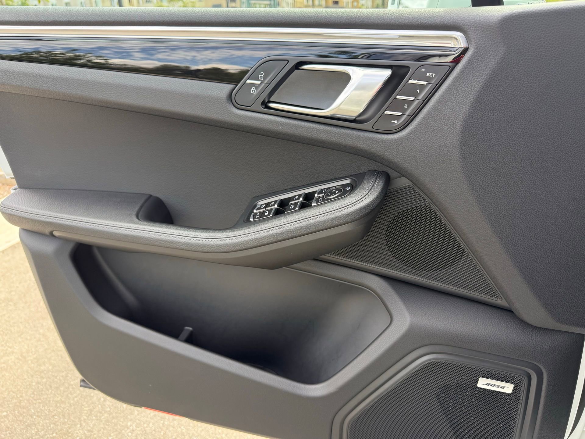 Certified 2025 Porsche Macan image 26