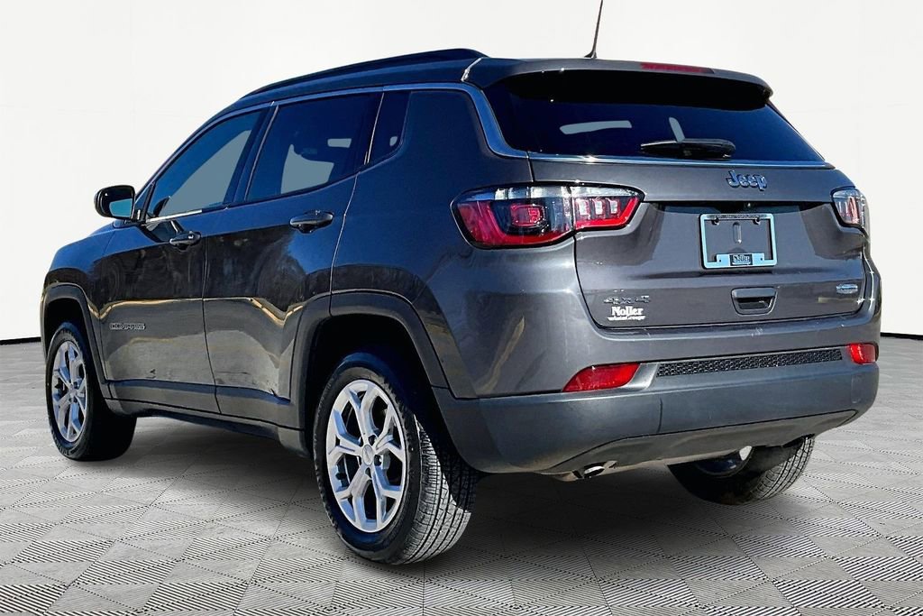 Used 2024 Jeep Compass Latitude image 13