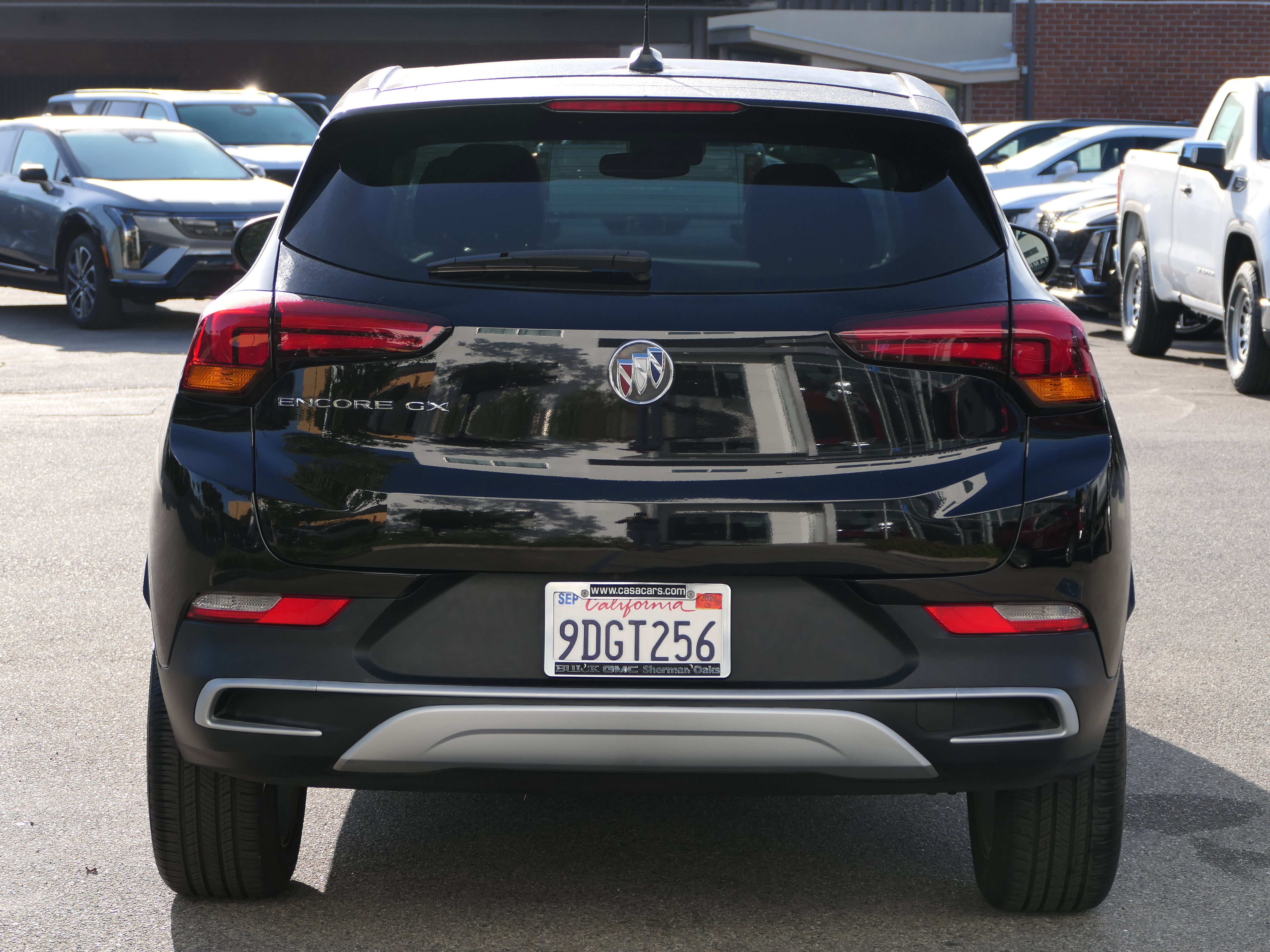 Used 2023 Buick Encore GX Preferred w/ Cold Weather Comfort Package FWD image 4