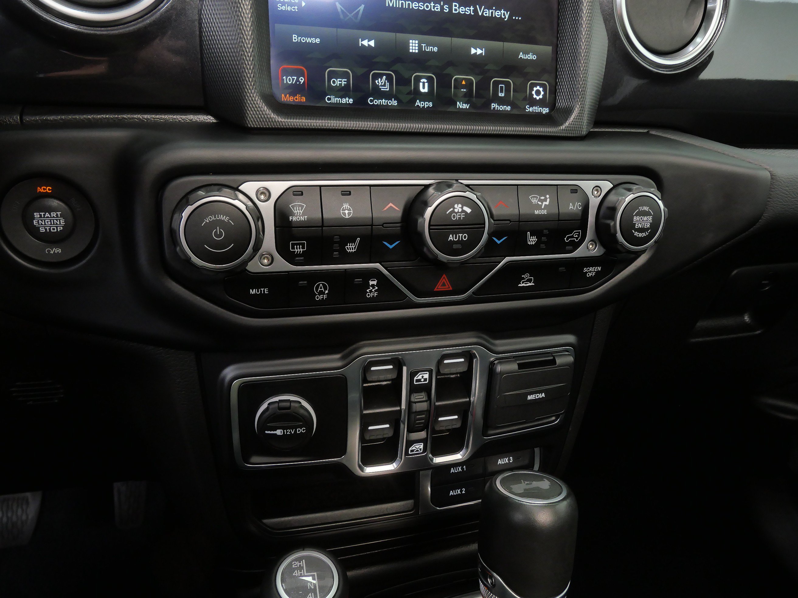 Used 2023 Jeep Wrangler Unlimited Sahara AWD/4WD image 22