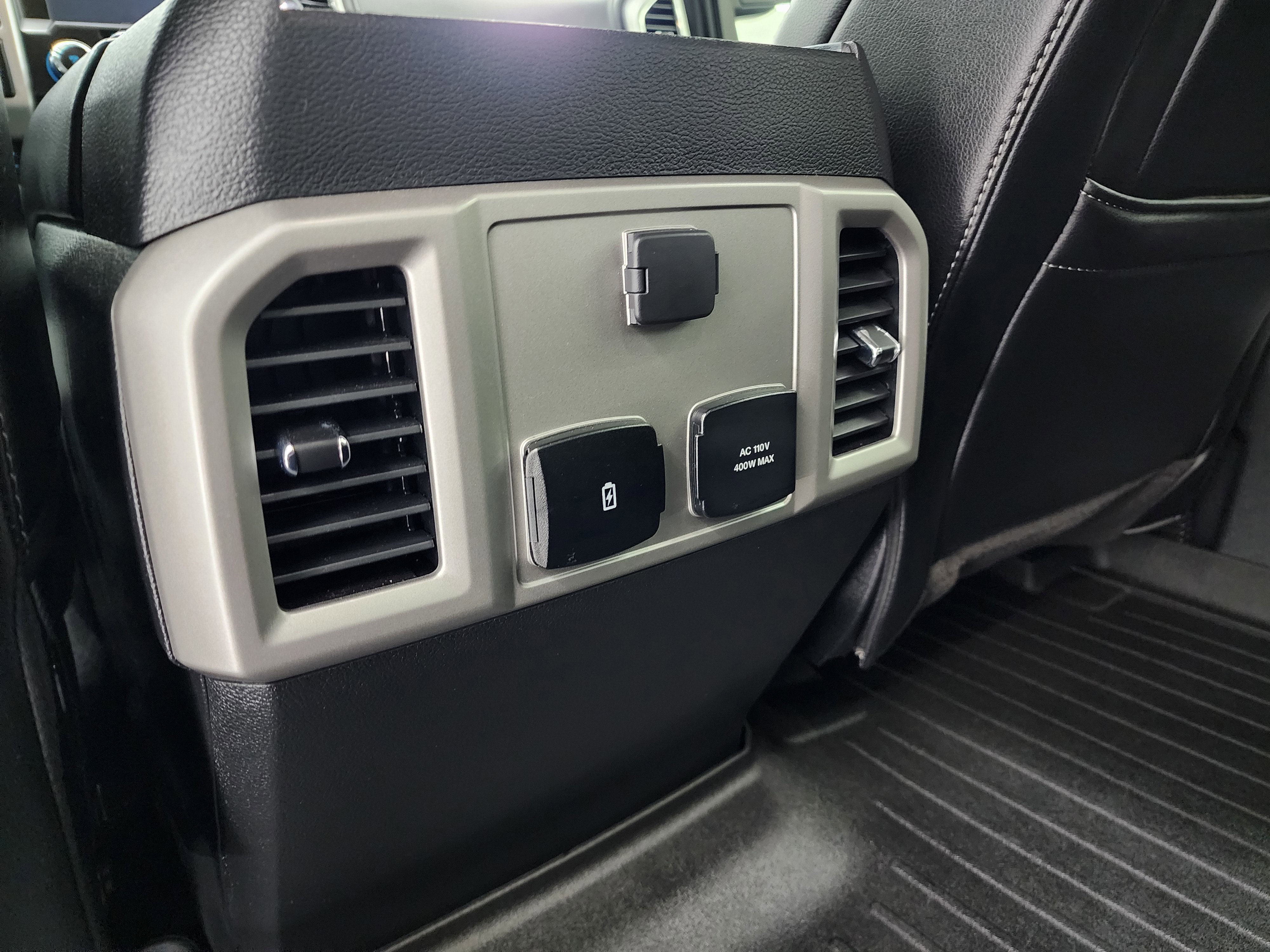 Used 2020 Ford F350 Lariat image 32