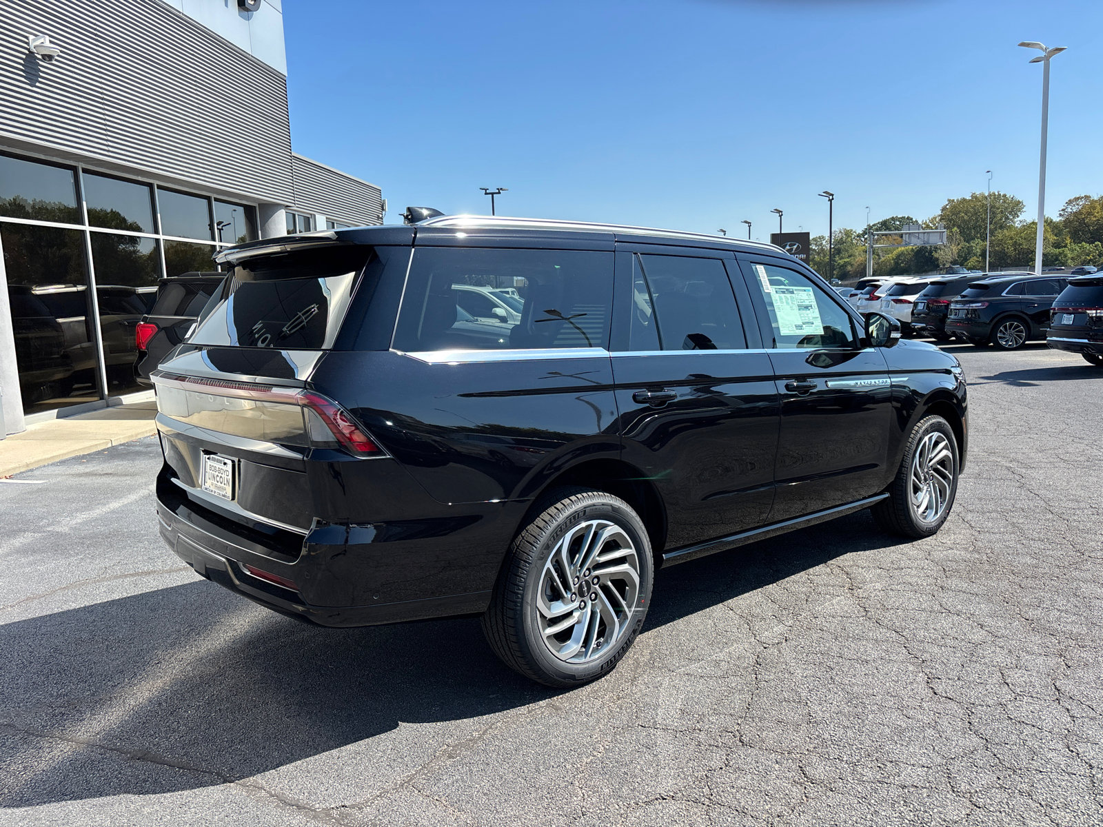 New 2025 Lincoln Navigator Reserve image 7