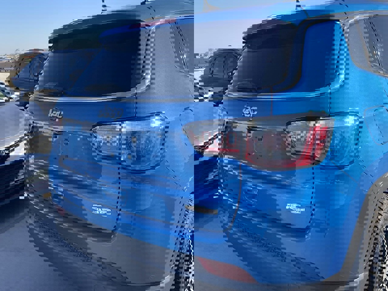 Used 2020 Jeep Compass Latitude image 4